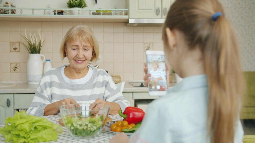 senior couple healthy eating
