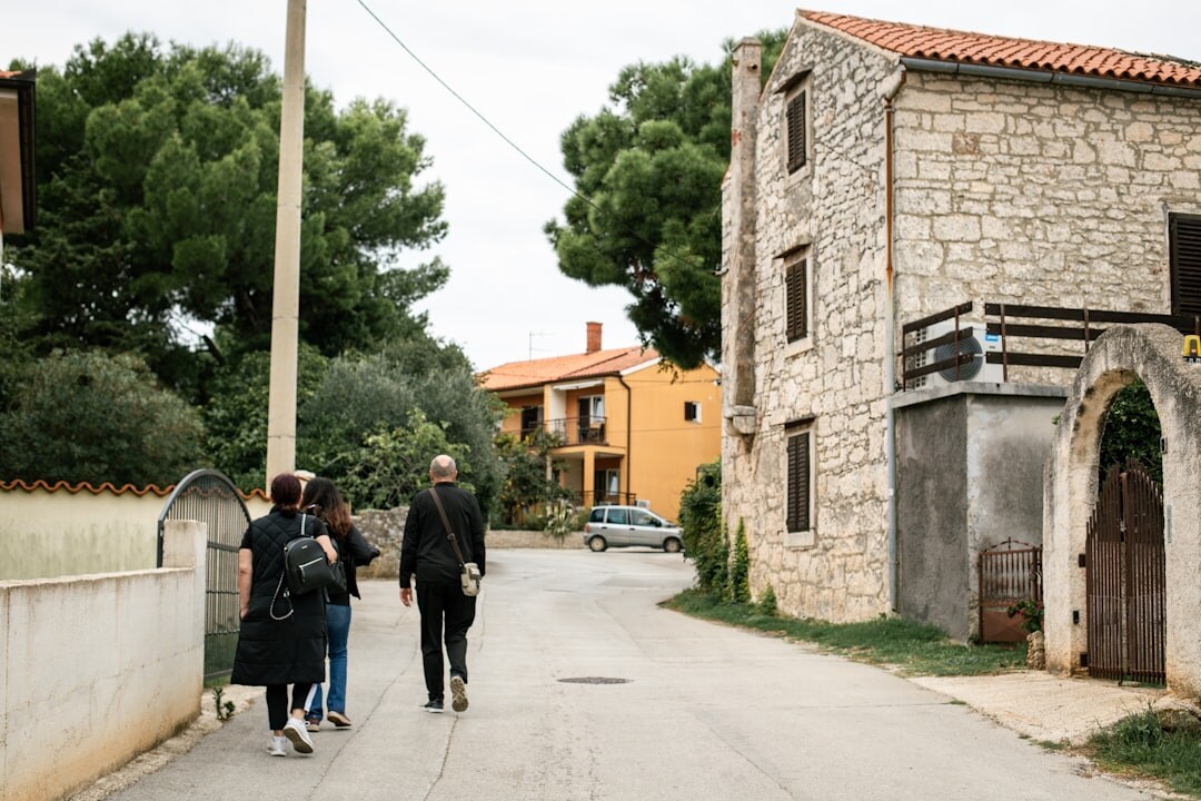 croatian elderly pensioners talking